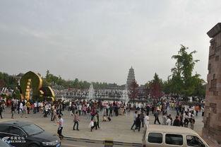 西安大雁塔人潮最新爆料,最新现场爆料揭秘  第1张